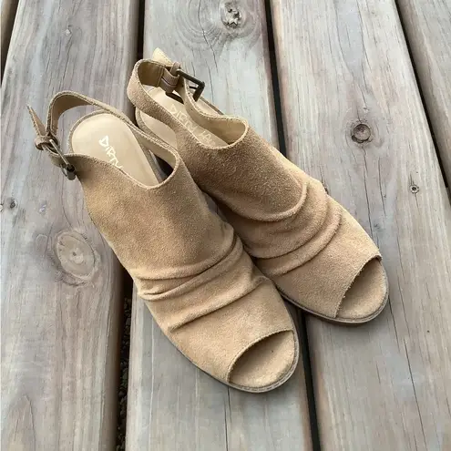 Dirty Laundry Genuine suede leather sandals VERY COMFY 🤎🤎🤎