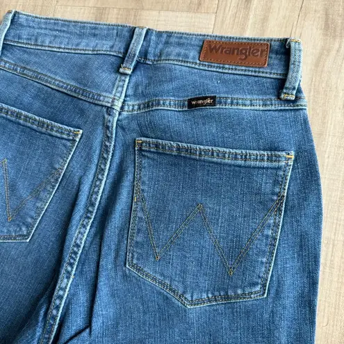 Wrangler NWOT  High Rise Vintage Taper Mom Jeans Sz 10 Distressed Medium Wash - Image 14