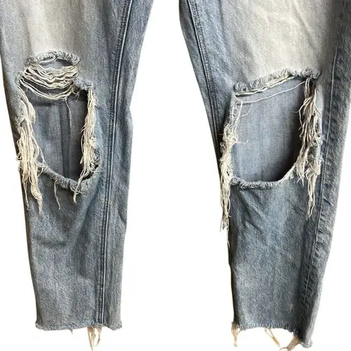 American Eagle 496.  medium wash distressed mom jeans size 2