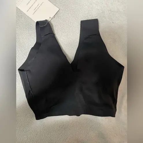 True & Co NWT - V-Neck Wireless Bra ~ XS, Black in Color