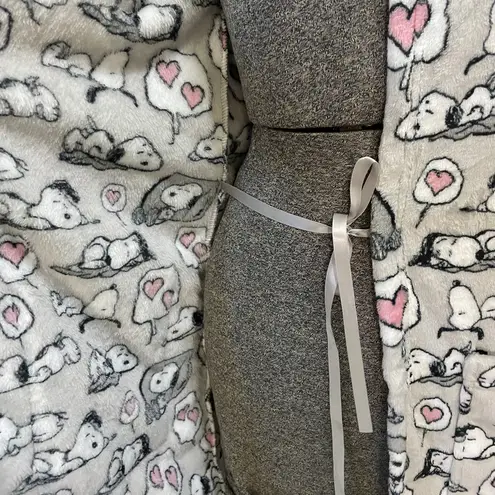 NWT Berkshire Blankets Peanuts Snoopy Velvet Loft Hooded Robe