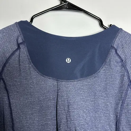 Women's Lululemon Size 6 Blue Striped Long Sleeve Athletic Basic Lightweight
