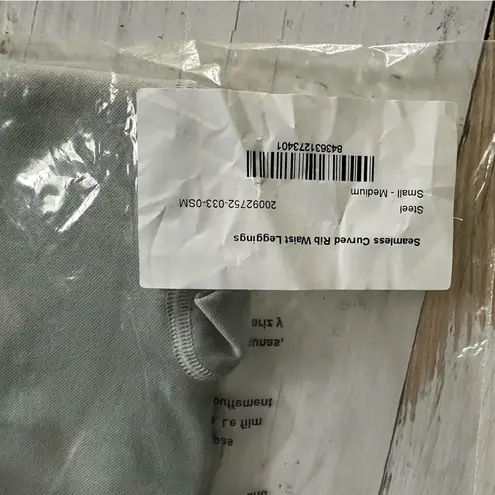 Cuyana 3 Piece Workout Set Steel color Size Small