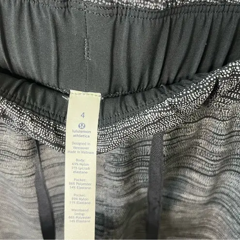 Lululemon  On The Fly Short 3" Bit Point Ice Grey Black Womens Size 4