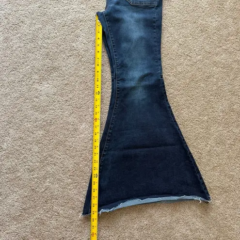 Grace in LA High Waisted Medium To Dark Wash Super Flare Bell Bottoms Boho (28) Blue