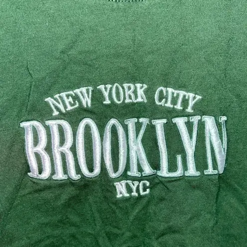 Brooklyn New York embroidered crop top Green Size XL