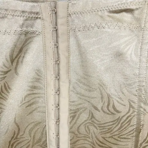 Maidenform Firm Control Shapewear Waist Cincher Corset Top Size XL Cream Floral