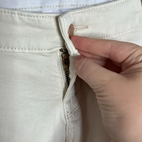 Isabel Maternity ecru maternity midi shorts 4” inseam size 4