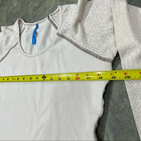 Kuhl Tan Thermal Henley Waffle Knit Scoopneck Long Sleeve Top Women's Sz L Base