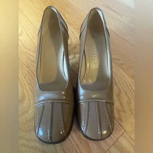 Bottega Veneta Elegant Brown Leather Heels - Vintage