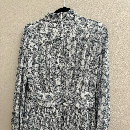 Ivy city co brynley dress, blue white floral print button down pleated ruffle Size M