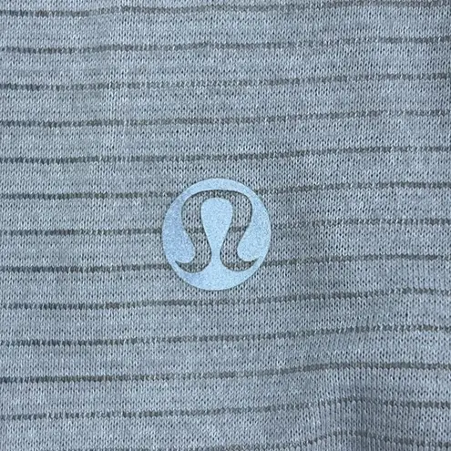 Lululemon  Womens Size 8 Athletic Tee Long Sleeve Top Crew Neck Grey White