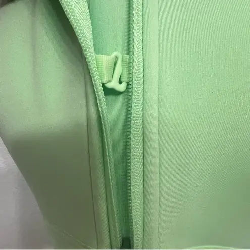 All In Motion sculpt high support zip front sports bra 34DD