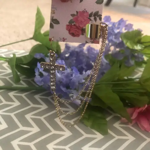 🔴BOGO🔴 Gold Cross Earring