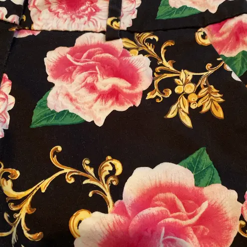 54 New York & Company 7th Avenue Suiting Collection Floral Stretch Shorts Black Size 2