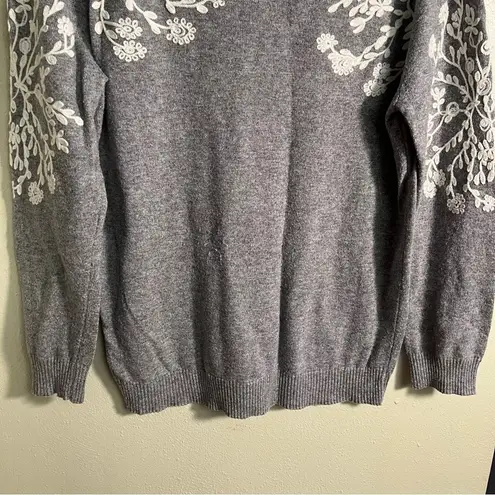 Rain + Rose Stitch Fix Sabo Embroidered Accents Pullover Gray Size M
