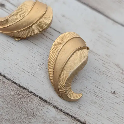 Vintage Clip On Earrings Gold Tone Leaf
