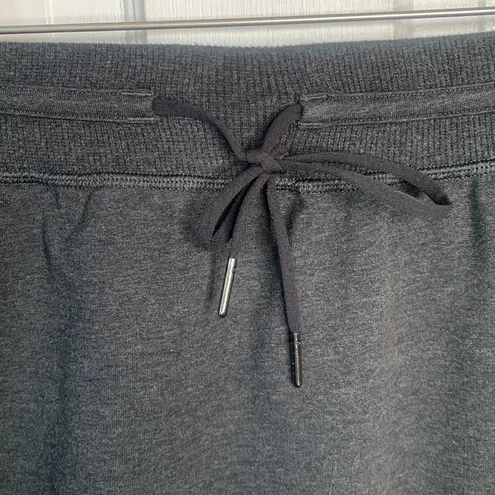 Lululemon  Start Anew 21” Skirt in Heathered Black W-403 Size 6