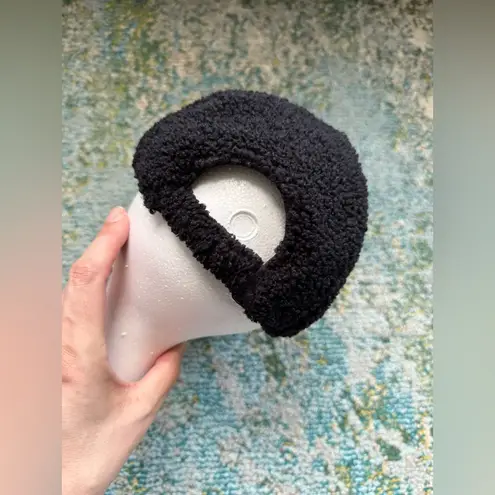 Koolaburra by Ugg sherpa black logo hat, one size