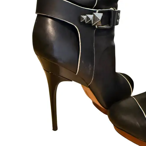 Badgley Mischka Mark & James Danise Black Leather Stiletto Heeled Tall Boots 7