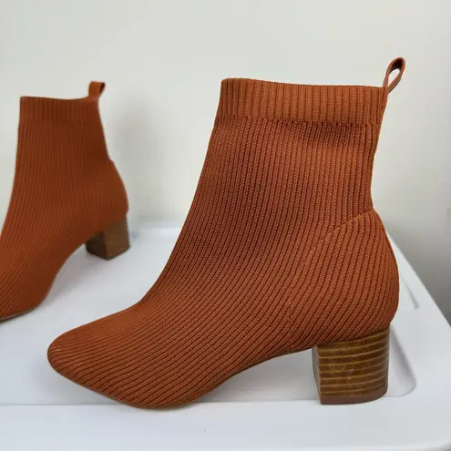 Joie  Revolve Neely Sock Ribbed Ankle Booties Sz 8.5 Chestnut Brown Block Heel