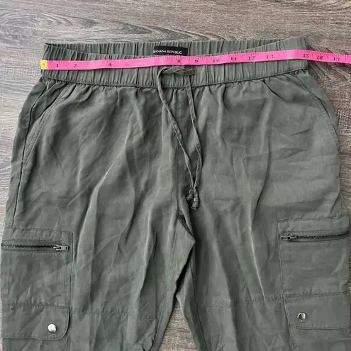 Banana Republic  Tencel Soft Cargo Pants Sz Small Women’s