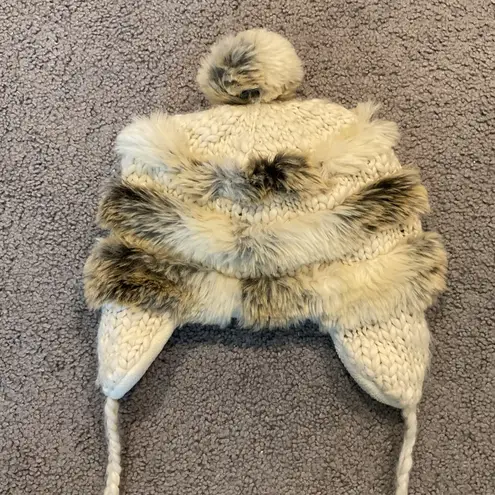 American Eagle  Outfitters AEO Vintage Women’s Fur Knit Pompon Trapper Hat Cap