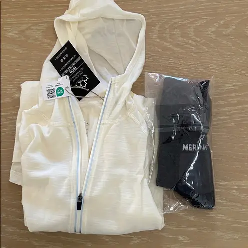 Merino Tech Merino Wool Half Zip Hoodie 190 Off White, Size XS, NWT & socks White