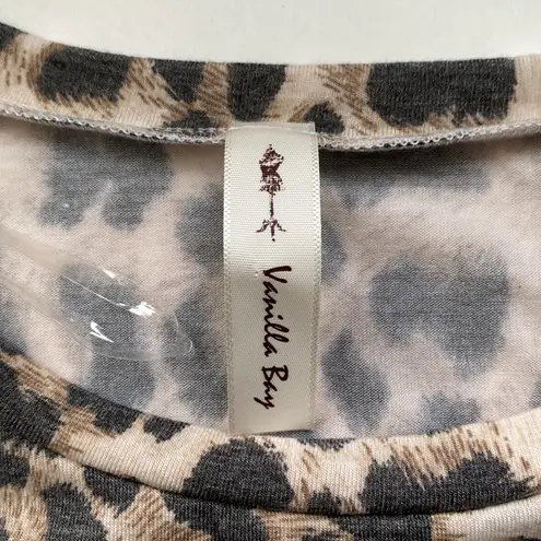 Vanilla Bay leopard print sequin lips graphic print t-shirt, size 1X