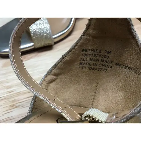 Wild Pair Bethie 2 Dress Sandals Womens 7 Gold Glitter Ankle Strap Stiletto Heel