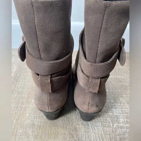 Joan & David Y2K VTG Circa Suede Wedge Boots Ankle Booties Womens 8 Buckle Strap