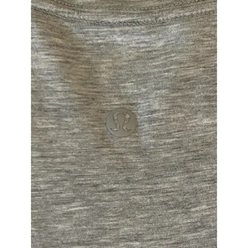 Lululemon Tank Top Womens Medium Heather Gray Racerback Flowy Lightweight Yoga