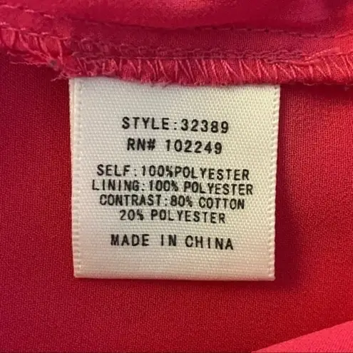 Skies Are Blue hot pink tank top with lace under layer in size Small. EUC