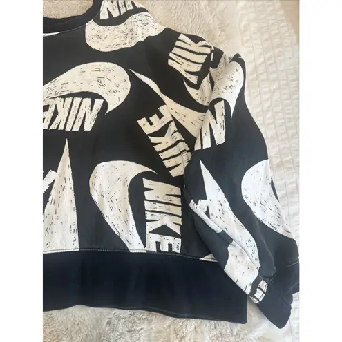 Nike  Women's Oversized Cropped Crew Neck Sweatshirt Black/White Size 3X