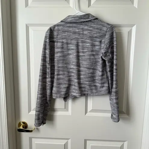 Cupcakes and Cashmere McLaren Stripe Knit Crop Moto Jacket Grey Black Size XS Gray