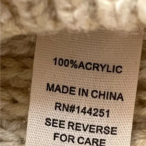 Moon and Madison cream off shoulder sweater Size M