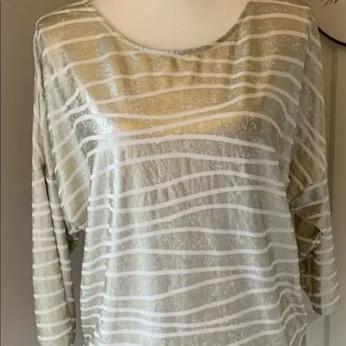 Chico's Chico’ women’s blouse size one silver/ white