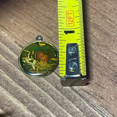 Vintage Enamel Unicorn & Heart Pendant Charm – Round Fantasy Whimsical Jewelry Green