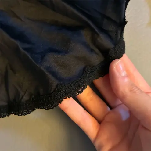 Shadowline Women's Black Nylon Half Slip PANT Size 1x Elastic Waist