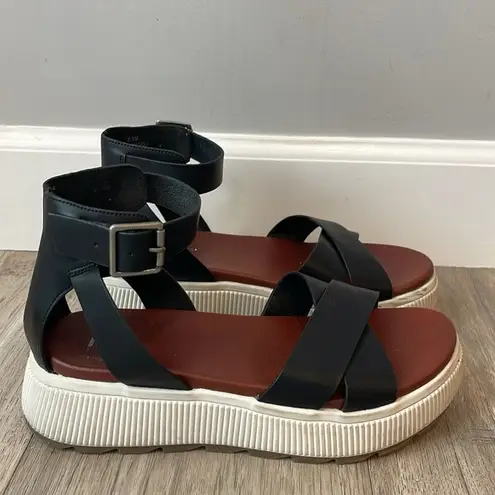 MIA  Lunna Open Toe Flatform Platform Sandals