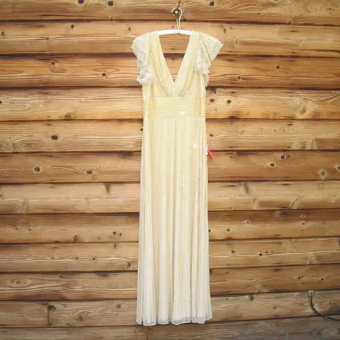 Mac Duggal 5646 Womens EMBELLISHED FLUTTER CAP SLEEVE A LINE GOWN Runs Large