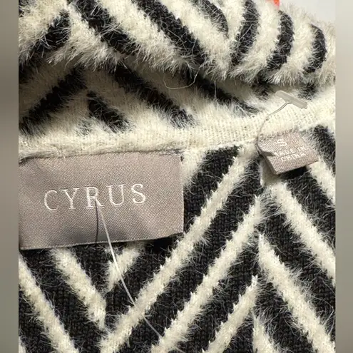 Cyrus CRYUS TRENCH OVERCOAT WOMEN’S SIZE SMALL BLACK CHEVRON OUTERWEAR Size Small