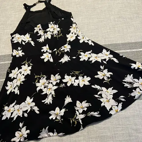 Coco + Carmen  dress