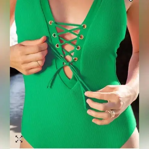 Becca MODERN EDGE PLUNGE One Piece Women’s Swimsuit Size M NWT