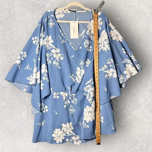 New BloomChic Floral Tunic Top Women 28 Plus Size Blue White Flowy Sleeve V