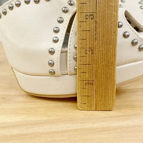 C Label Jocelyn 66 Studded Platform Bootie Heels Bone Cream 8 Peep Toe Silver