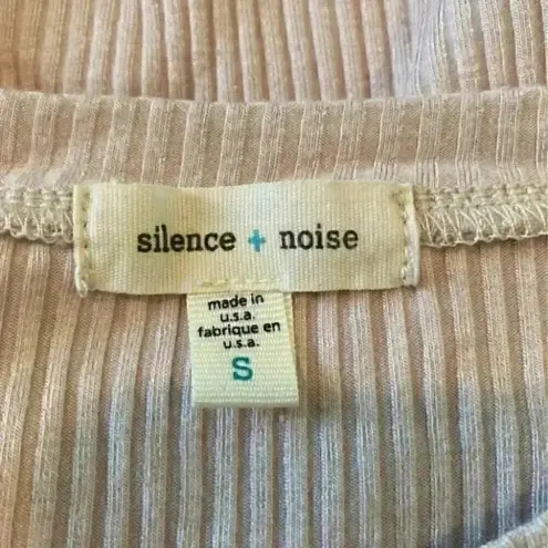 Silence + Noise Urban outfitter blush pink top in size small thumbnail 3