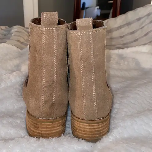 Gap  Chelse Booties size 6 thumbnail 4
