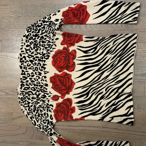 IN FASHION Women's Long Sleeve Sweater Leopard Rose Zebra Print Cream Black Red Size undefined