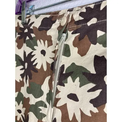 David Paul New York Capri Womens 4 Floral Camo Print Cotton Stretch USA Made Brown